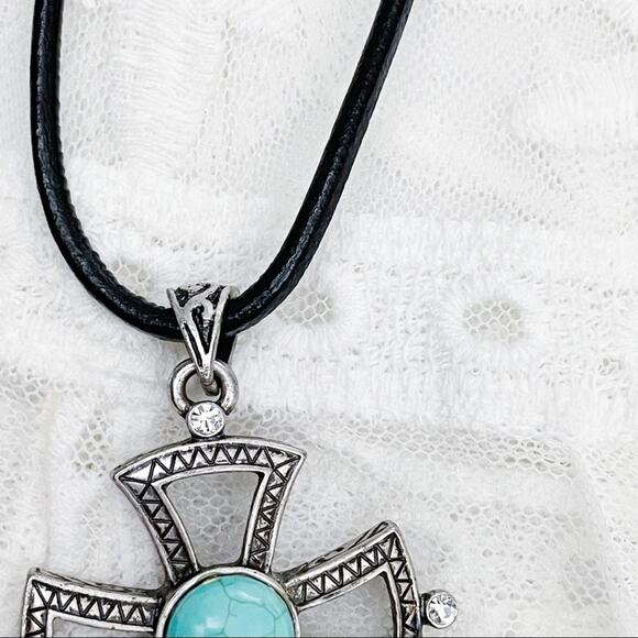 Cross Pendant Southwestern Turquoise Necklace - Picture 4 of 8